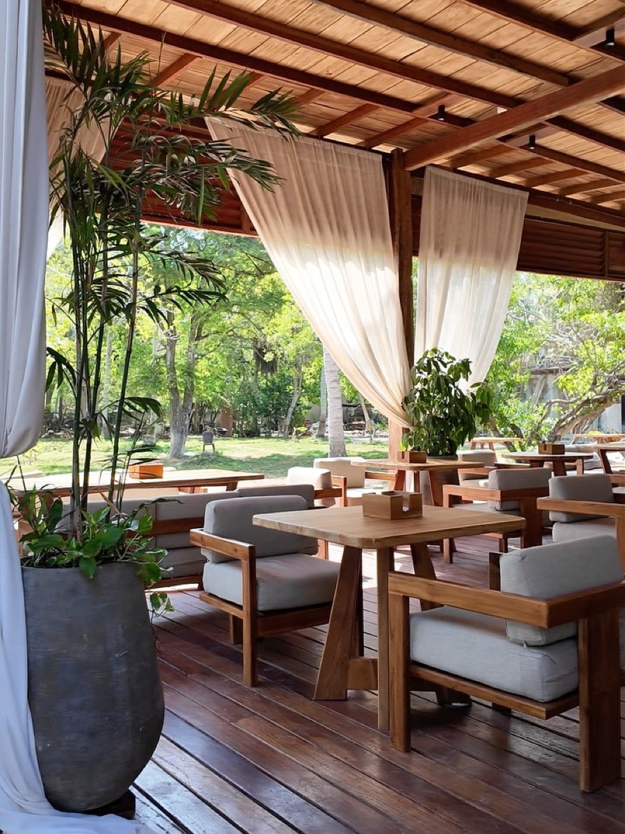 Restaurante sobre el agua